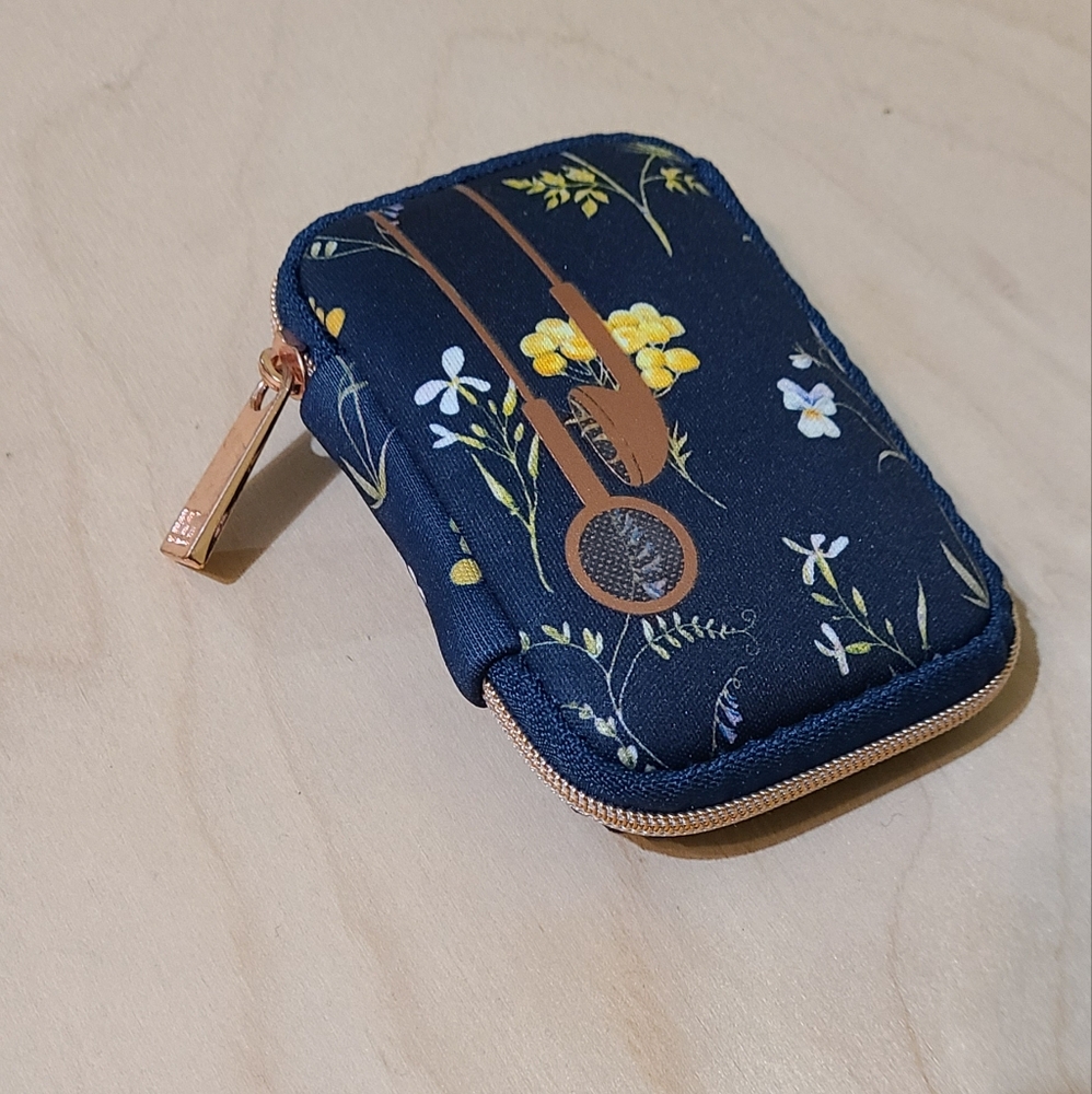 Ear Bud Case - Picture 2 of 6